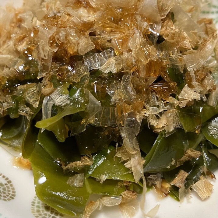 家庭菜園の《たっぷりおかか掛けおかわかめ》